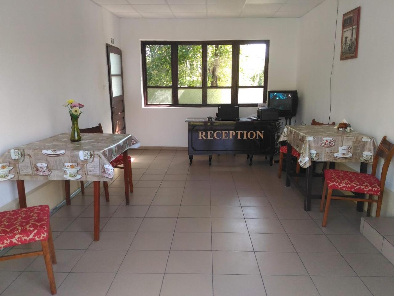 Edelweiss Guesthouse, Glamping And Camping Suhaia Экстерьер фото